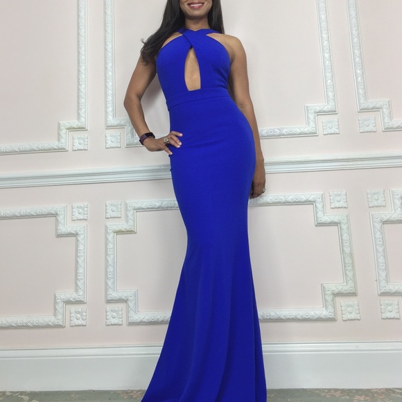 Long sexy dress gown with figure hugging fit - Picture 2 of 4